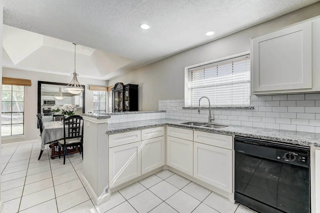 Photo of 16134 Beechnut Street