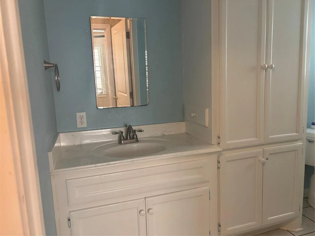 Photo of 612 Honeysuckle Drive