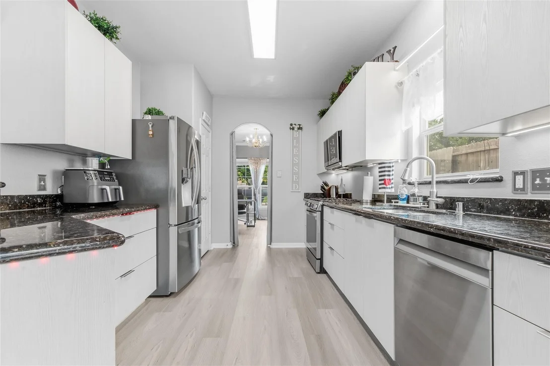 Photo of 2055 Midlane Drive
