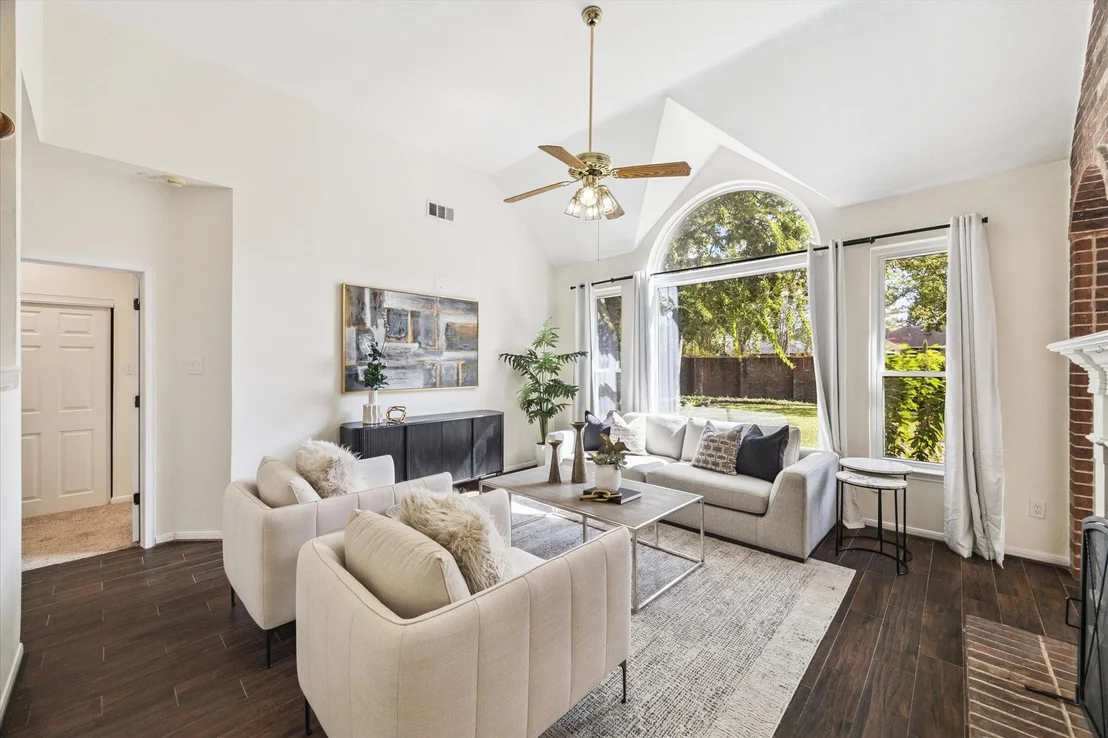 Photo of 6914 Hearthside Drive