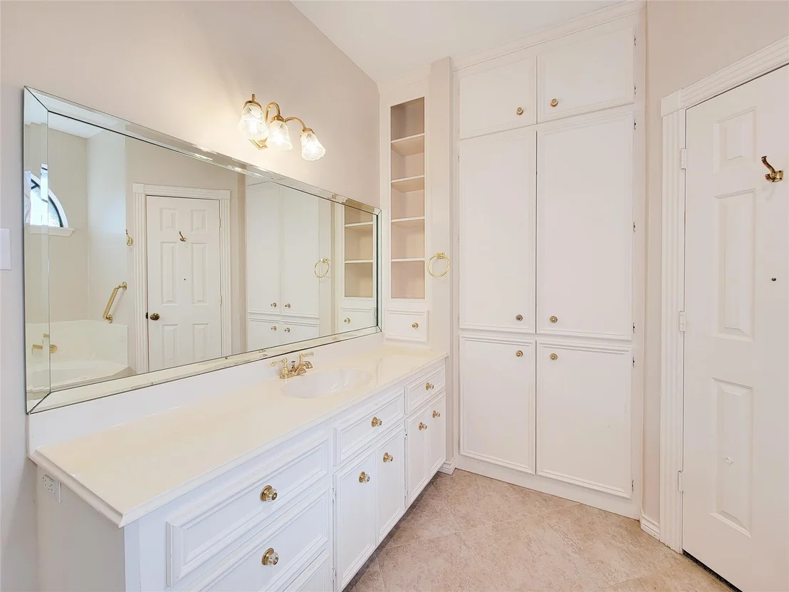 Photo of 5810 Glenmere Lane