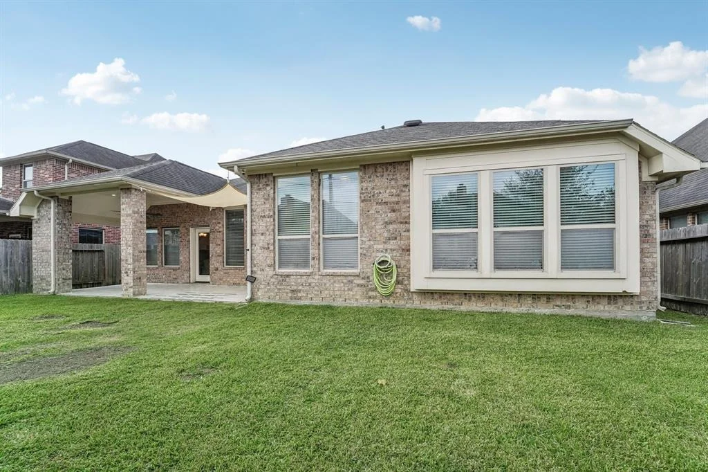 Photo of 2125 Mooncrest Drive