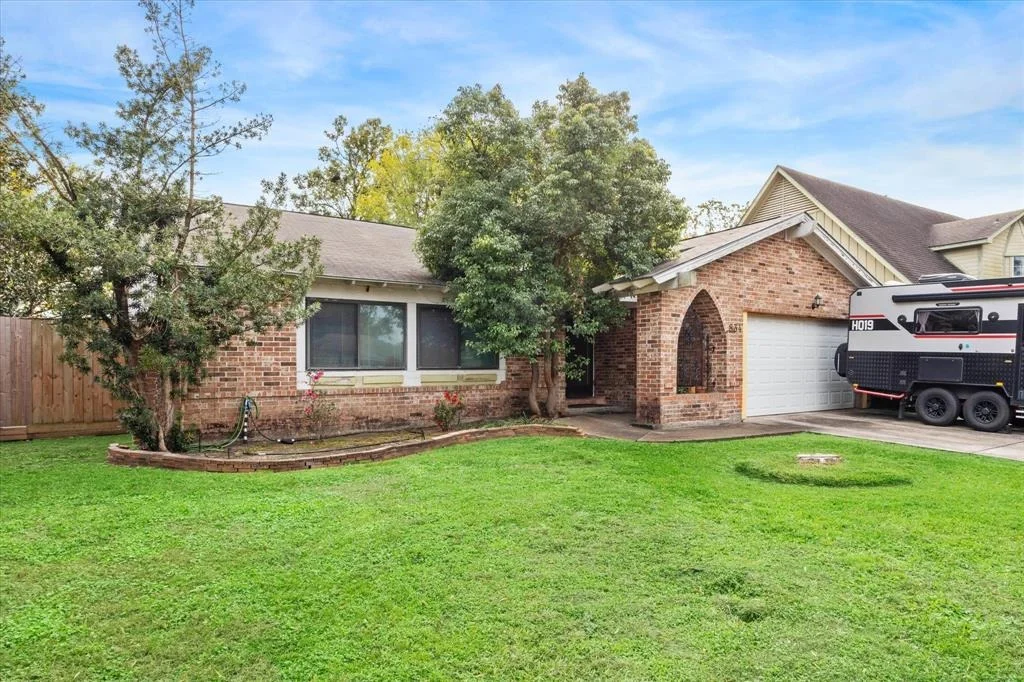 Photo of 834 Ramada Drive