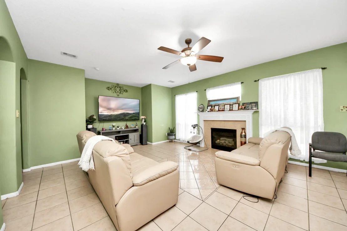 Photo of 922 N Sky Drive