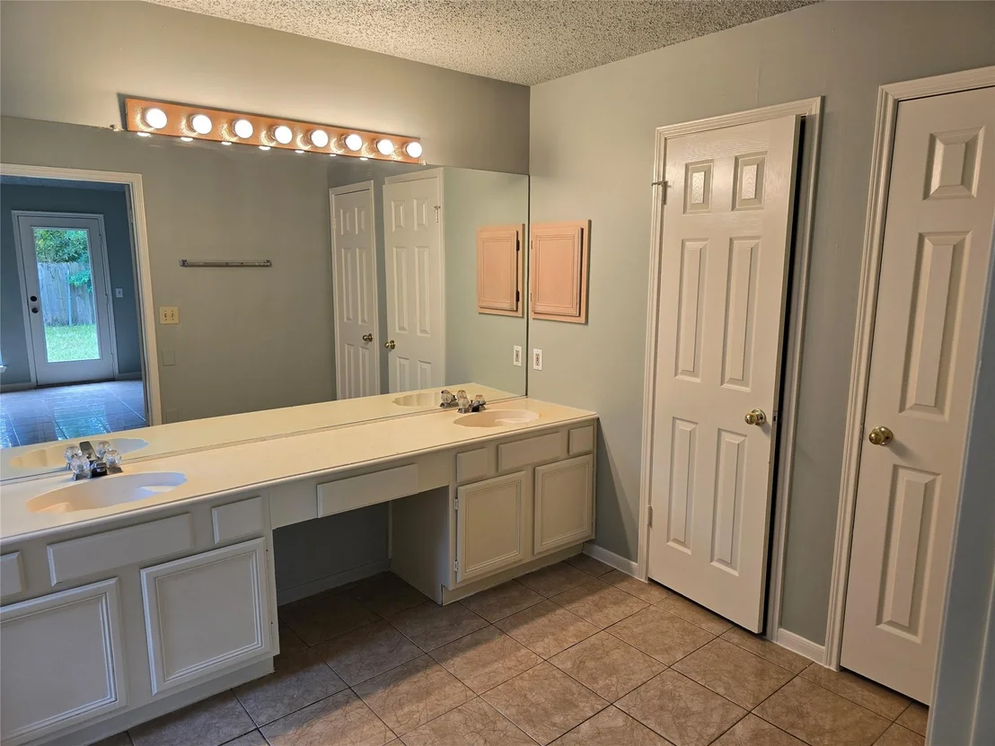 Photo of 1703 Clear Valley Drive