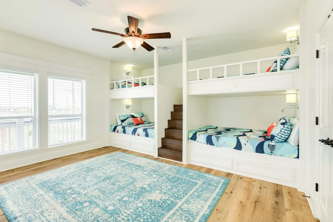 Photo of 998 Austin Drive