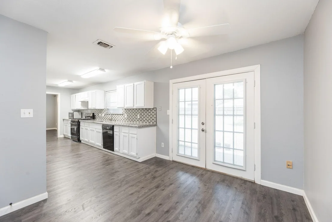 Photo of 6638 Cove Lake Drive