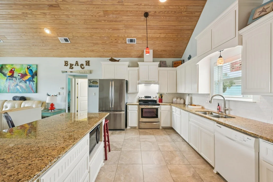 Photo of 940 Gregory Lane