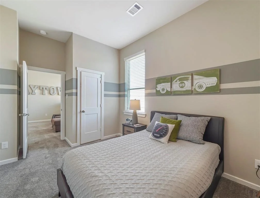 Photo of 4627 Vaughan Way