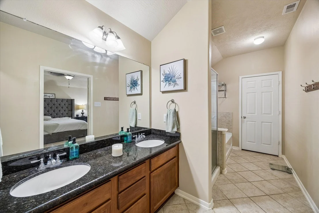 Photo of 4527 Kenya Manor