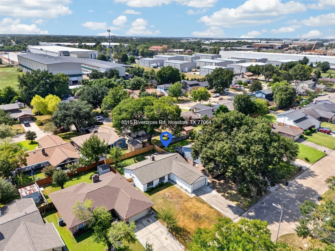 Photo of 8515 Rivercross Road