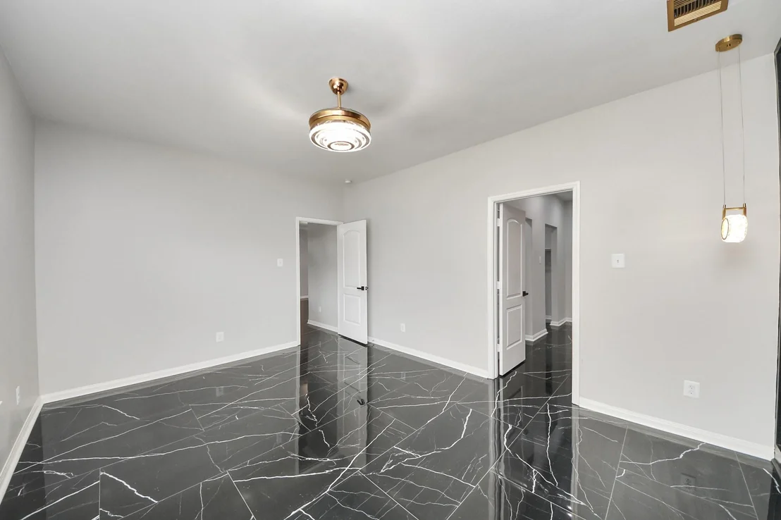 Photo of 6931 Primrose Road