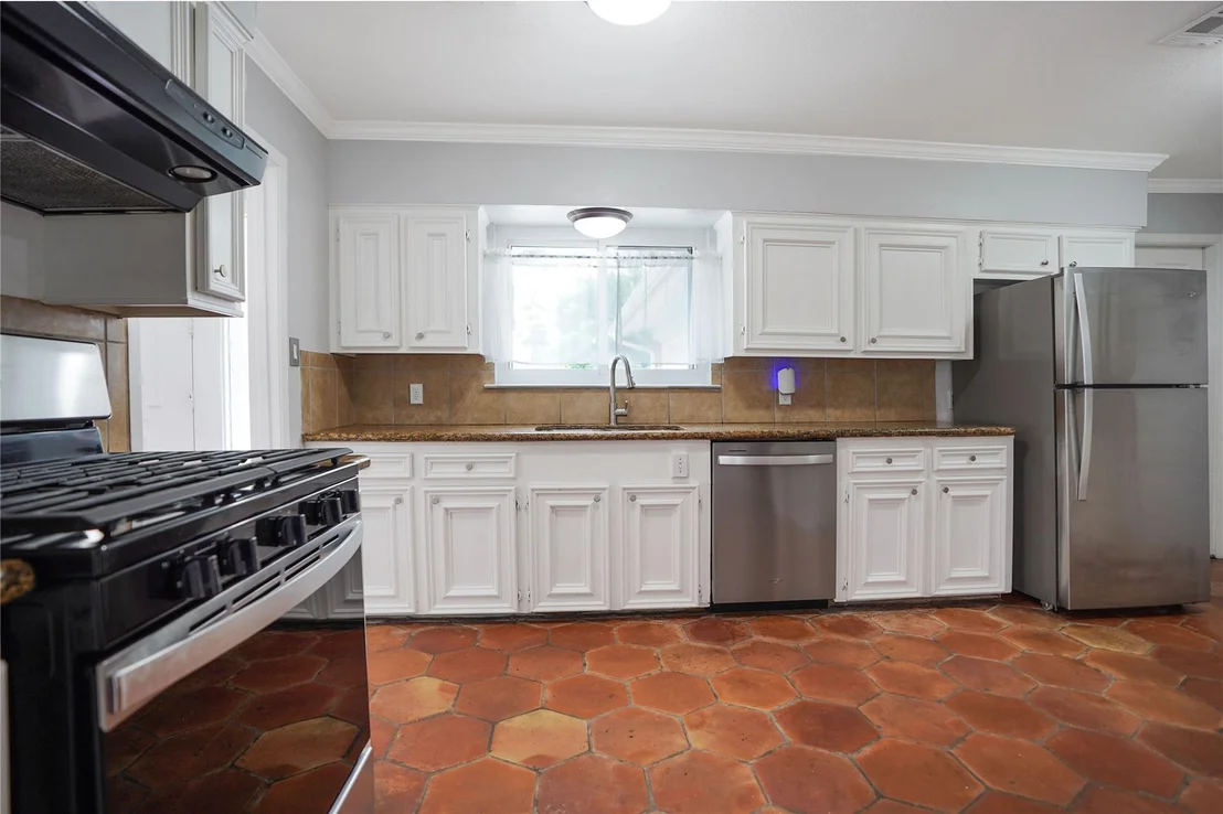 Photo of 10010 Westview Drive