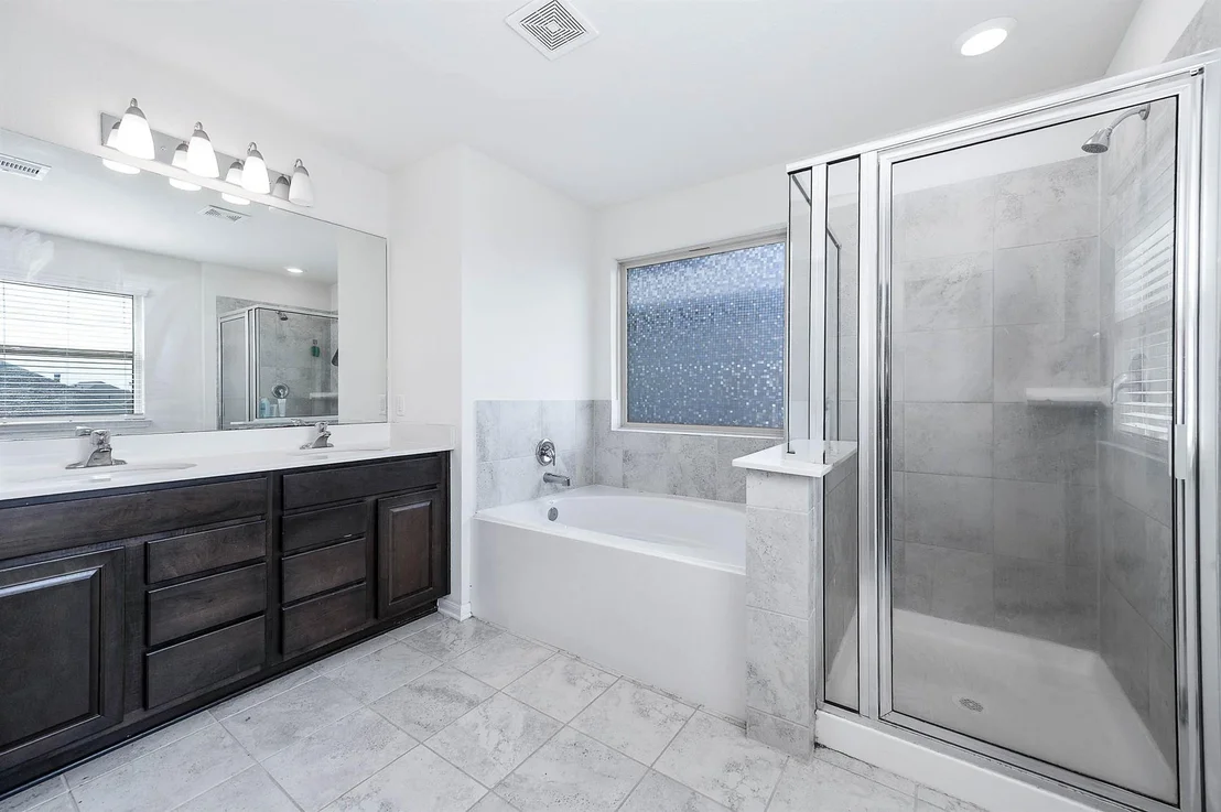 Photo of 25323 Whitehaven Gate Street