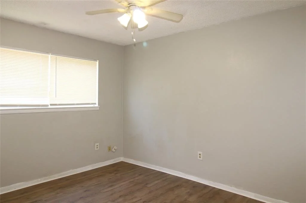 Photo of 701 Meadowglen Drive