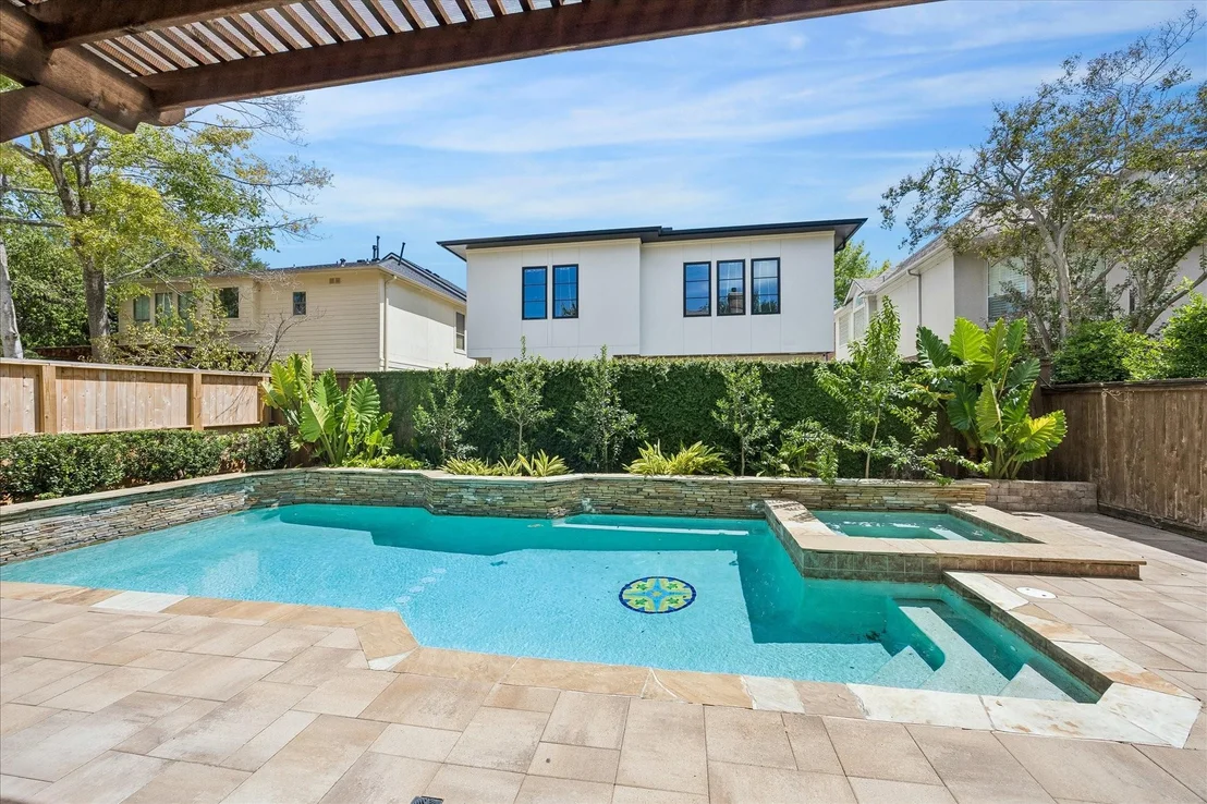 Photo of 4111 Sunset Boulevard