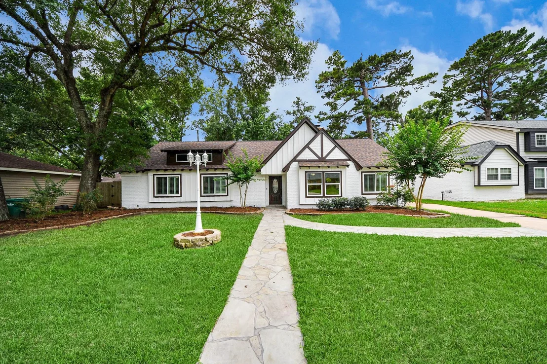 Photo of 25511 Many Oak Drive