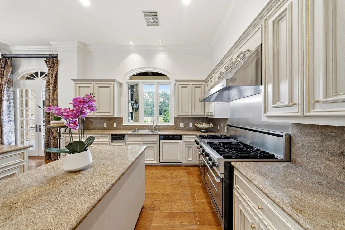 Photo of 728 Crestbend Drive