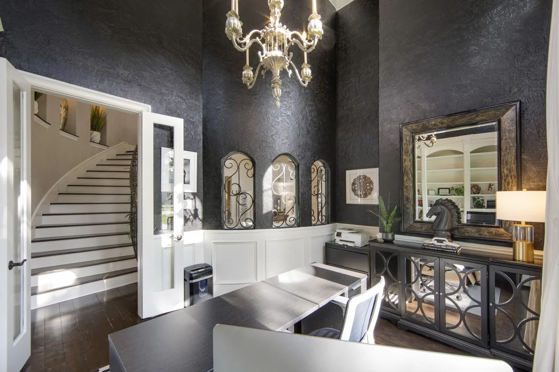 Photo of 17108 Lakeway Park