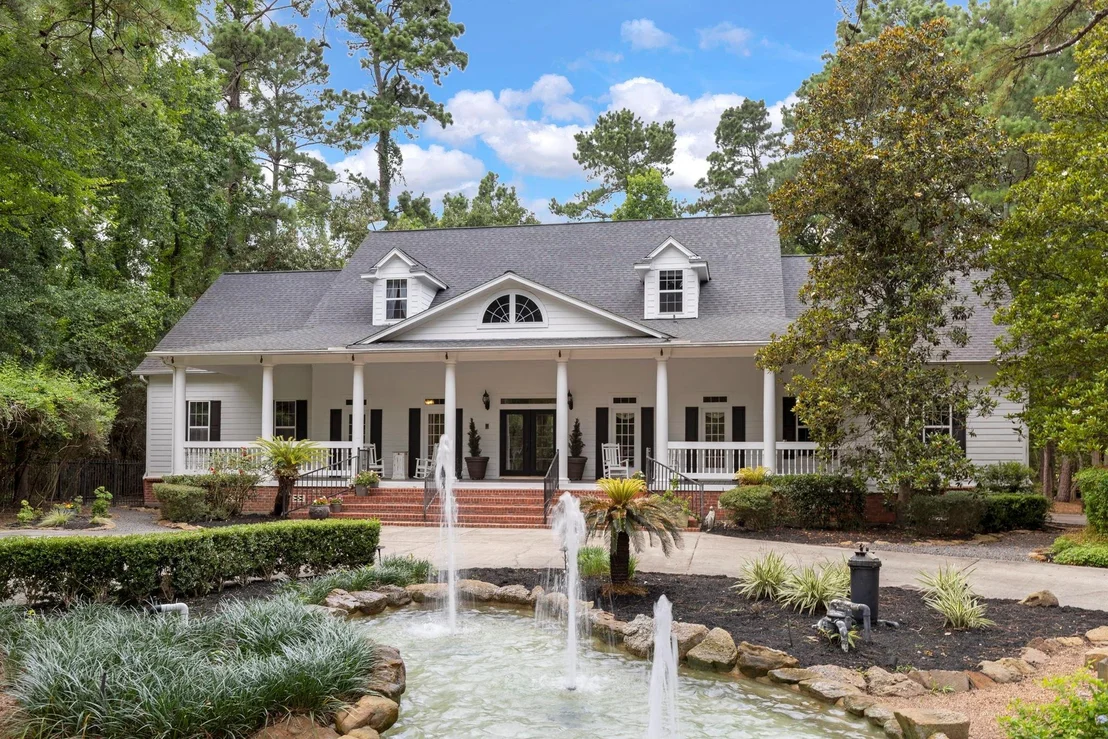 Photo of 10810 Lake Windcrest