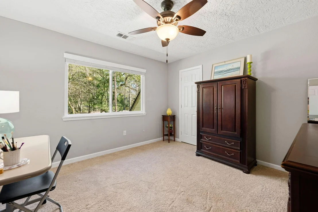 Photo of 8207 Colonial Oaks Lane