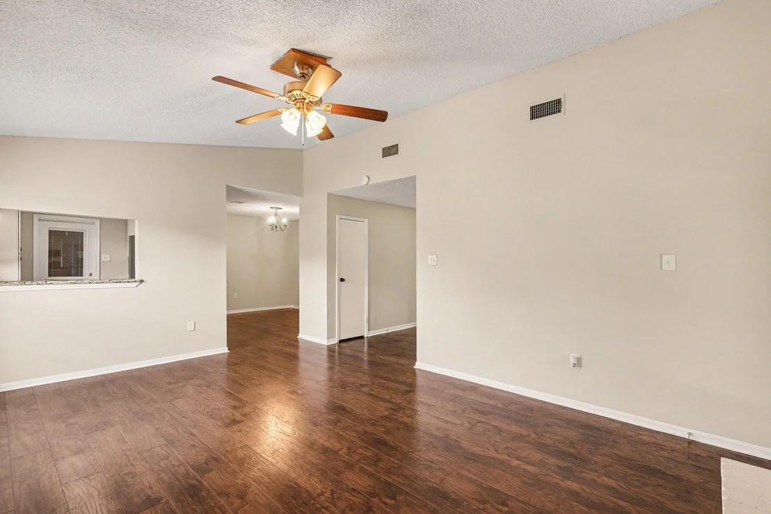 Photo of 7307 Willow Oak Drive