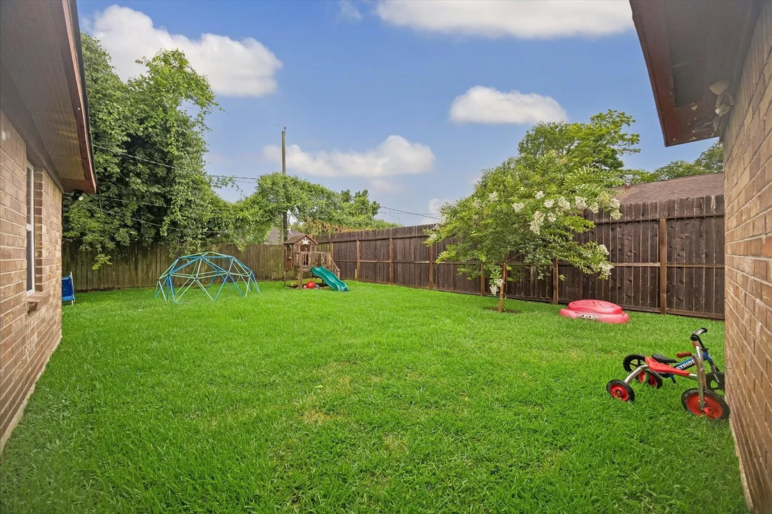 Photo of 1122 Sunny Drive