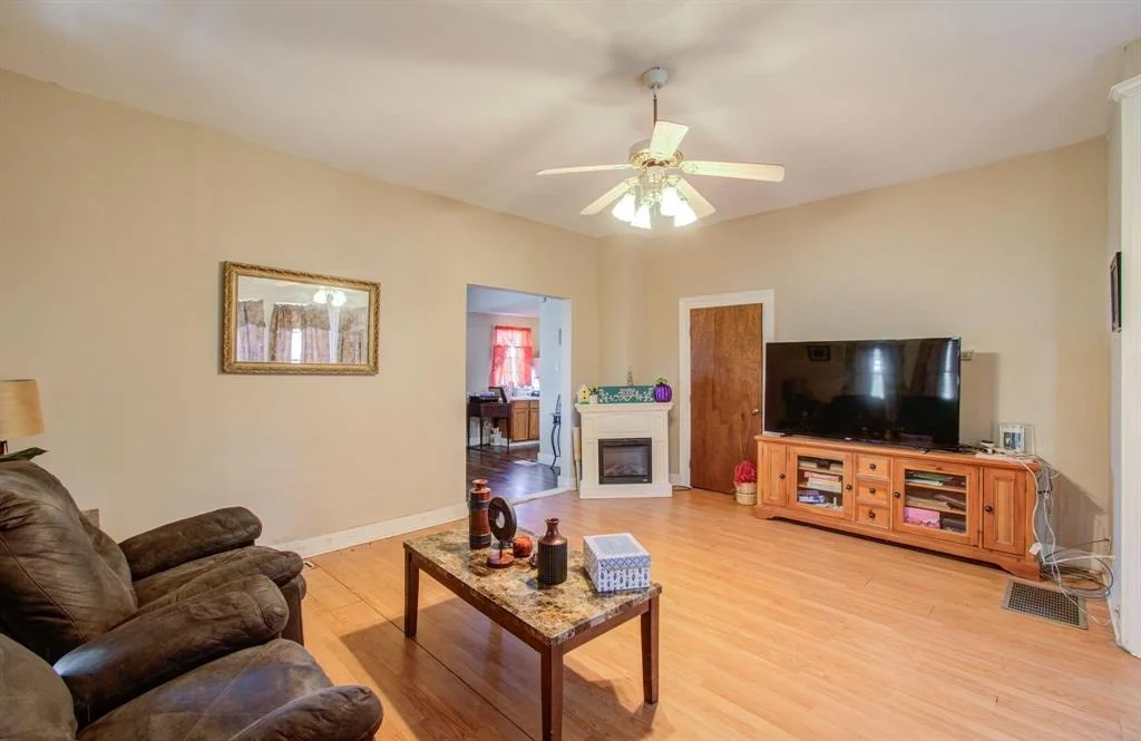 Photo of 404 W Jefferson Street