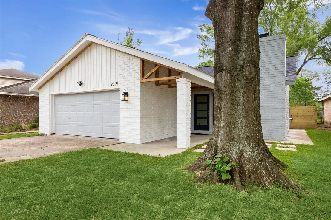 Photo of 9319 Carousel Lane