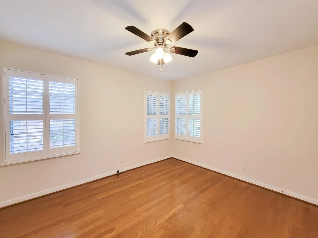 Photo of 4602 Redstart Street