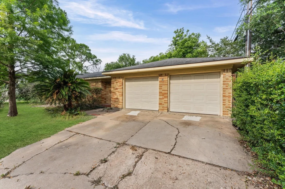 Photo of 3123 Broadmead Drive