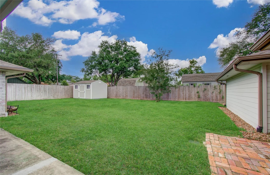 Photo of 10402 Hazelhurst Drive