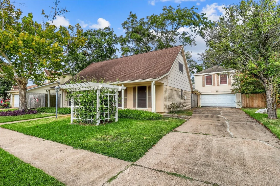 Photo of 534 Belwin Drive