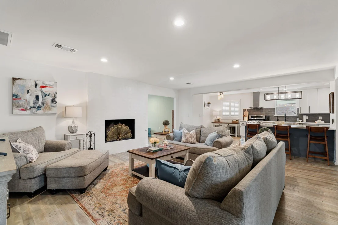 Photo of 10619 Cranbrook Road