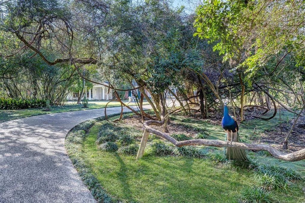 Photo of 5 E Rivercrest Drive