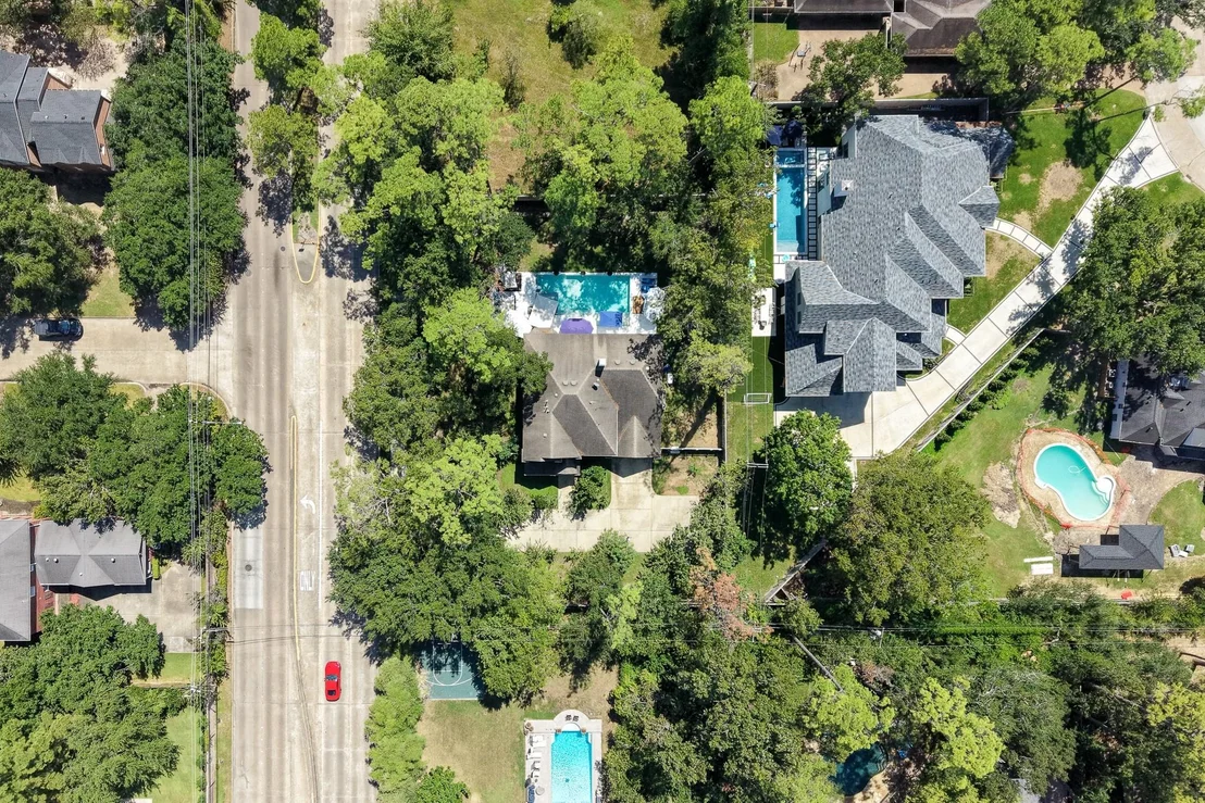 Photo of 335 Voss Road