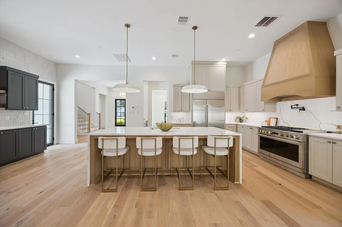 Photo of 938 Gardenia Drive