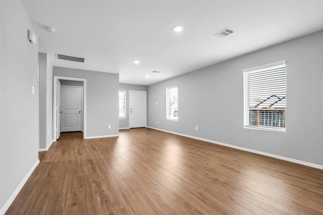Photo of 207 River Grove Court
