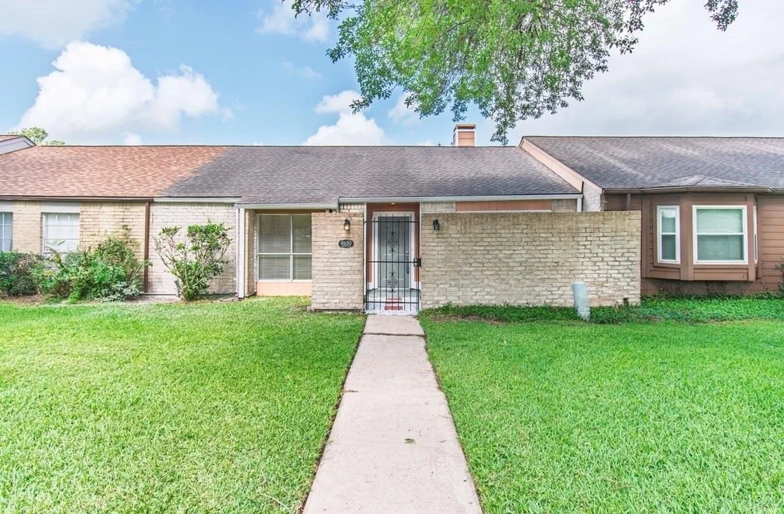 Photo of Unit 8650 at 8650 Maplecrest Drive