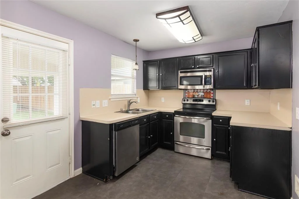 Photo of 18911 Brownstone Mills Drive