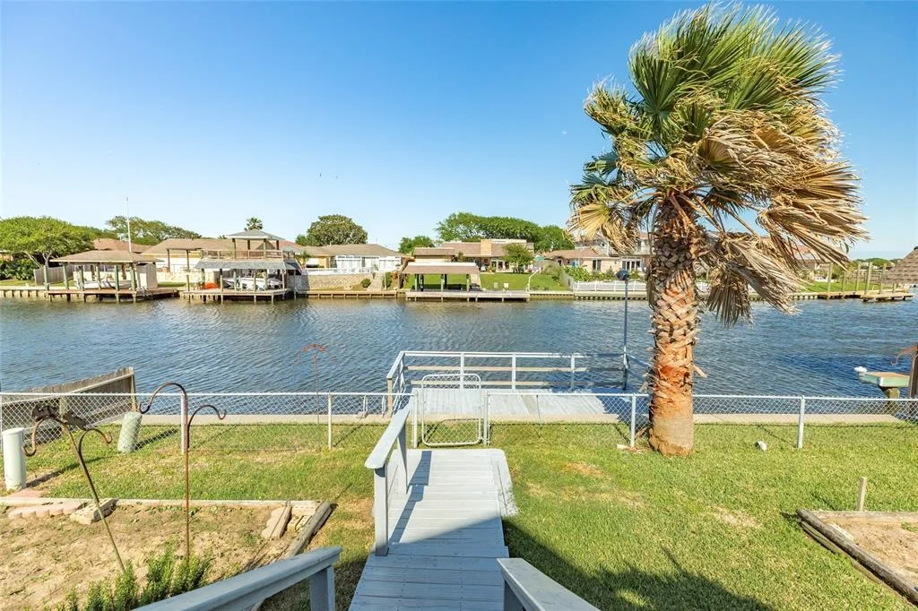 Photo of 8 Lakeview Drive