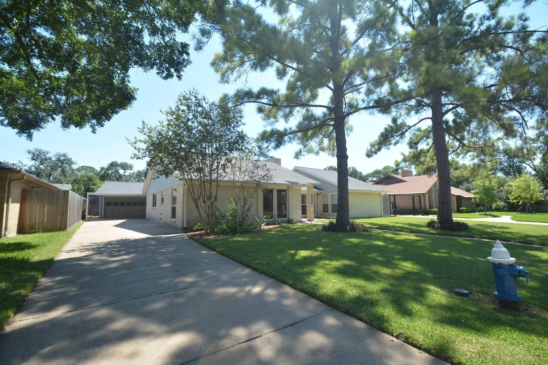 Photo of 2906 Shadowdale Drive