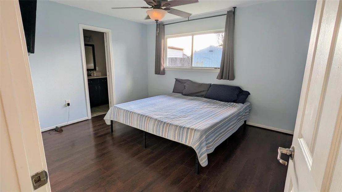 Photo of 4413 N Heron Drive