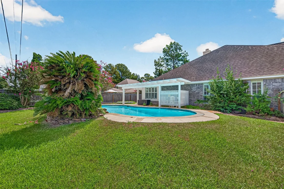Photo of 15626 Winding Valley Drive