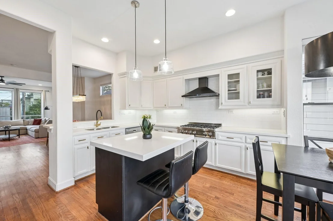 Photo of Unit B at 4912 Eigel Street