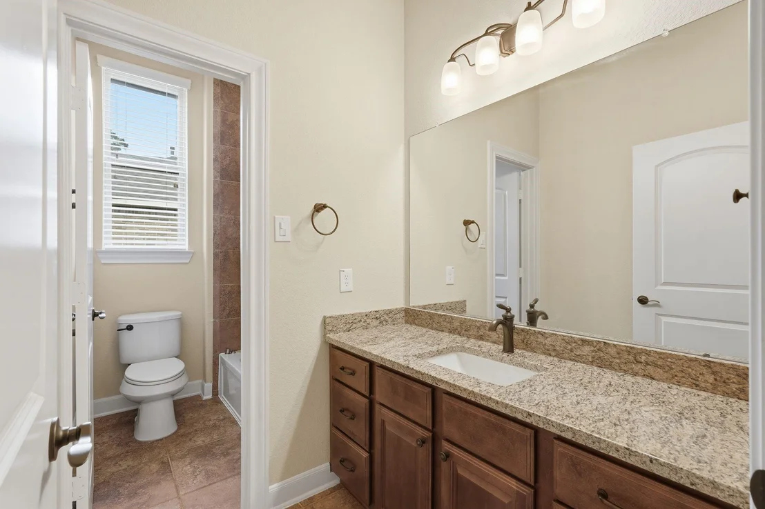 Photo of 4835 Bayou St John