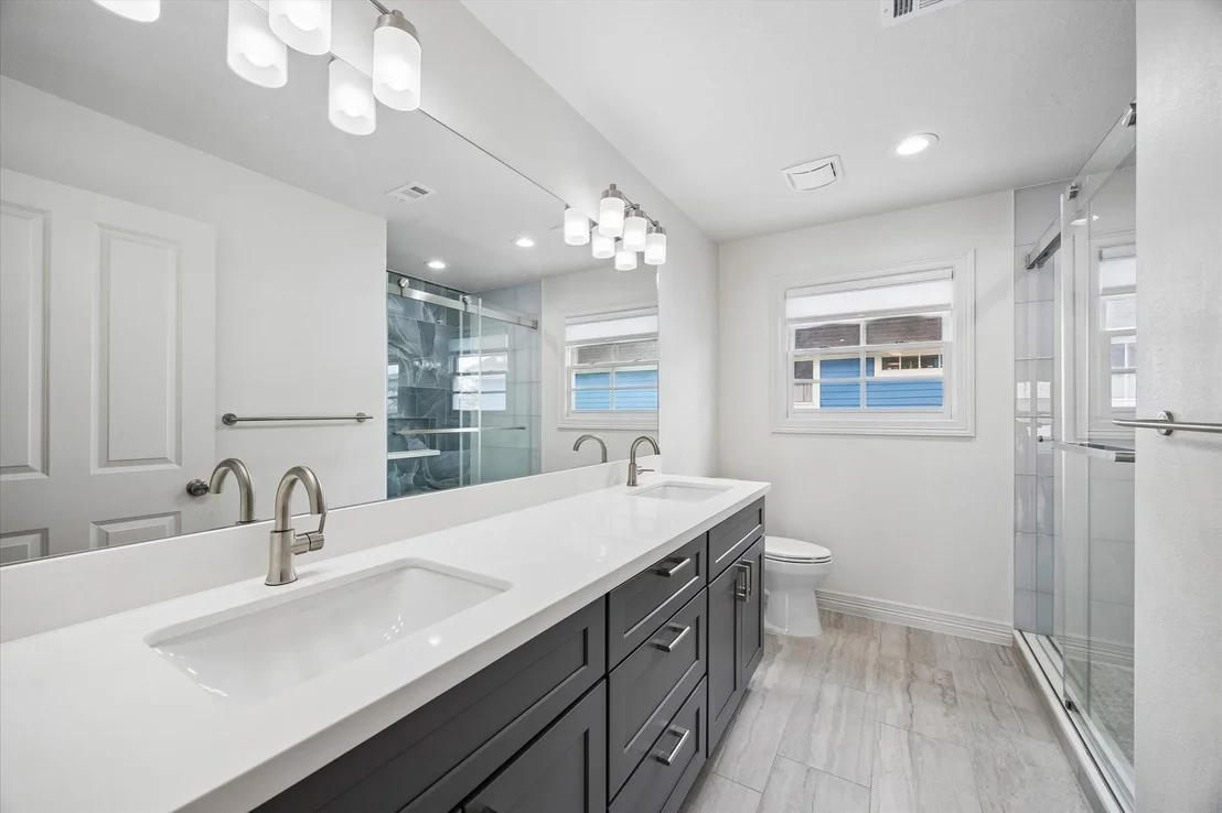 Photo of 3915 Golf Drive