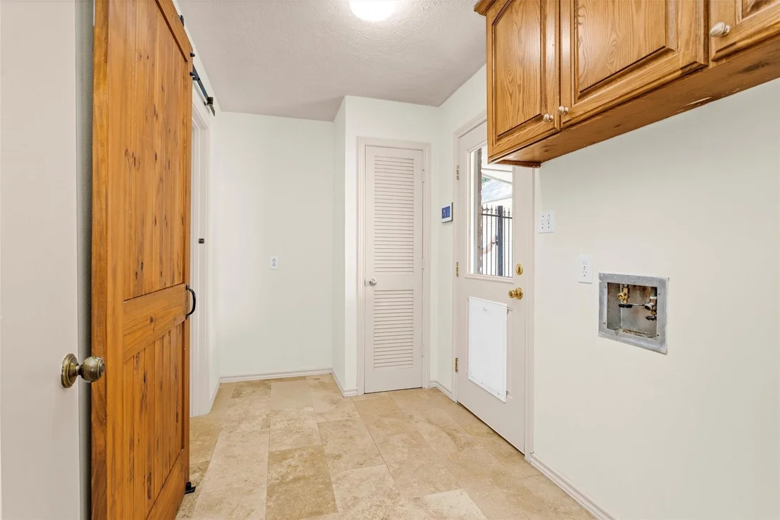 Photo of 8231 Glencliffe Lane