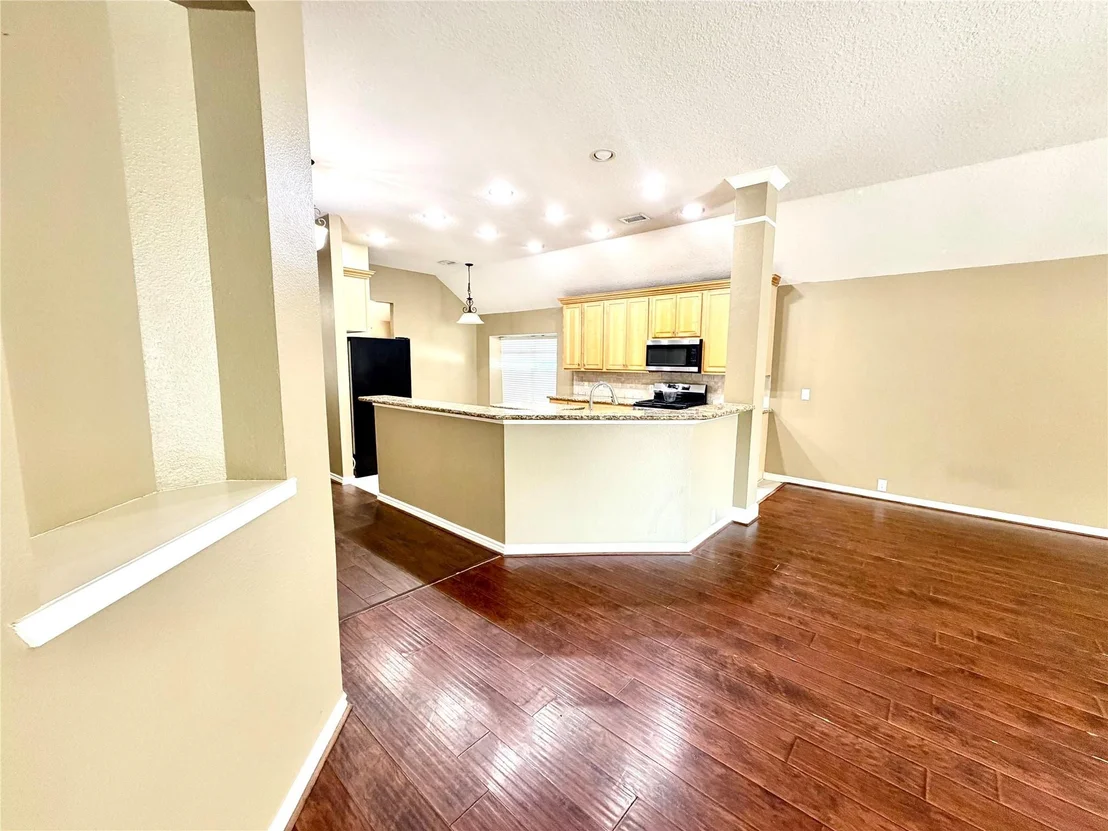 Photo of 4914 Surrey Park Circle