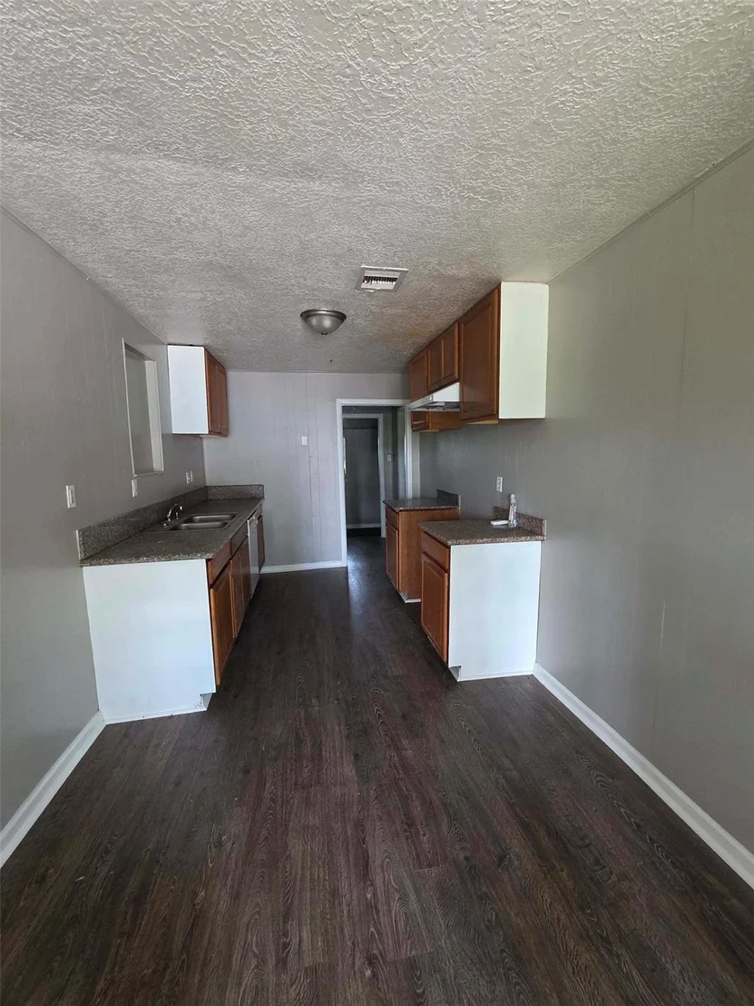Photo of 10101 Chadwick Street